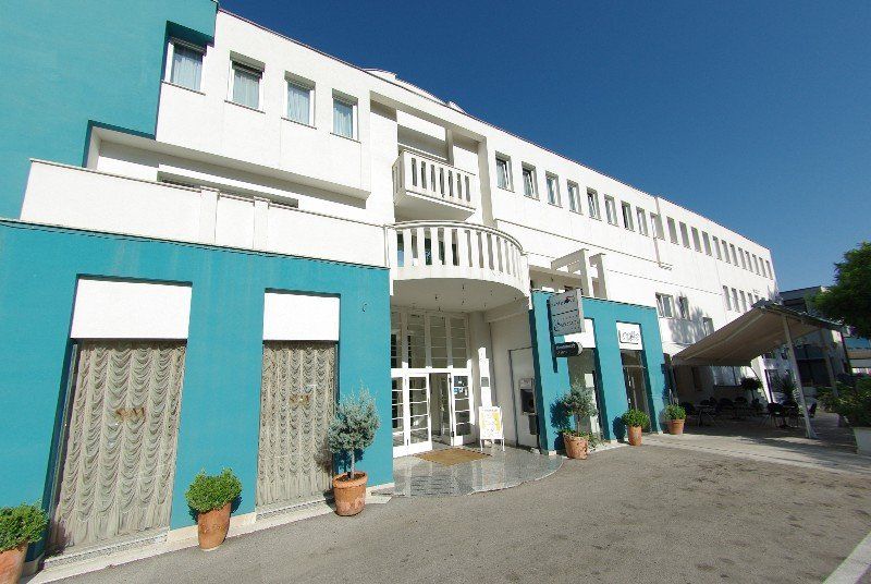 Hotel Sv. Mihovil Trilj Exteriör bild
